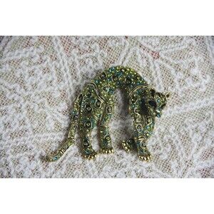 Signed MW Gold Tone Cat Cheetah Rhinestone Articulated Pin Brooch